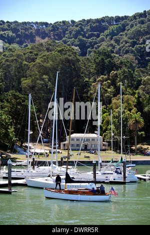 Segelboote Docks in Ayala Bucht im Angel Island State park Stockfoto