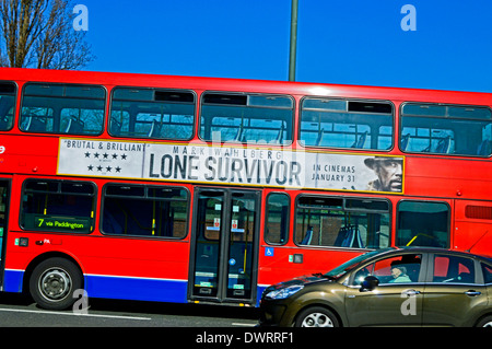 Doppeldecker-Bus im Park Royal auf der A40, London Borough of Ealing, London, England, Vereinigtes Königreich Stockfoto