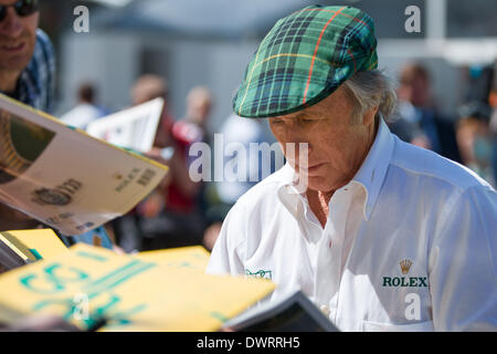 Melbourne, Victoria, Australien. 13. März 2014.  Sir Jackie Stewart Autogramme an die 2014 Australian Formula One Grand Prix im Albert Park in Melbourne, Australien. Sydney Low/Cal Sport Media/Alamy Live-Nachrichten Stockfoto