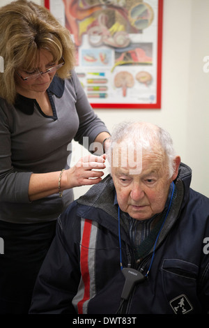 Beratung für Hörgeschädigte Menschen Stockfoto