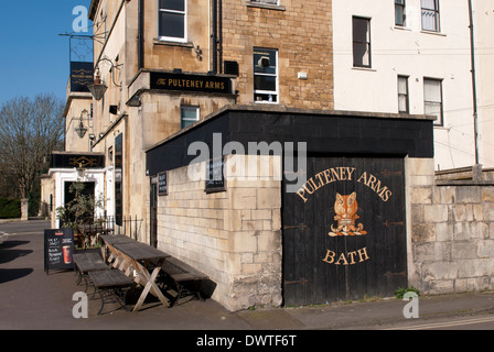 Pulteney Arms Pub, Bath, Somerset, England, UK Stockfoto