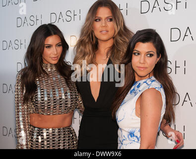 Miami Beach, Florida, US 12. März 2014. Die Kardashian-Familie feiert die Eröffnung des DASH Miami Beach. Kim Kardashian (links), Kloe Kardashian (Mitte), Kourtney Kardashian (rechts) Credit: Rosie Mendoza/Alamy Live News Stockfoto