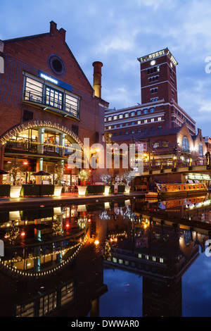 Brindley Place und dem Kanal von Birmingham, Birmingham Stockfoto