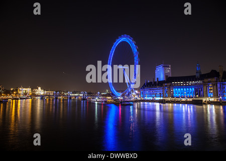 Millennium Wheel bei Nacht, Themse Stockfoto