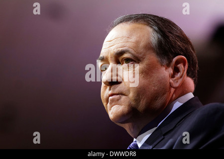 Ehemaliger Gouverneur von Arkansas Mike Huckabee hält eine Rede auf der Konferenz 2014 CPAC in National Harbor, Maryland 7. März 2014. Stockfoto