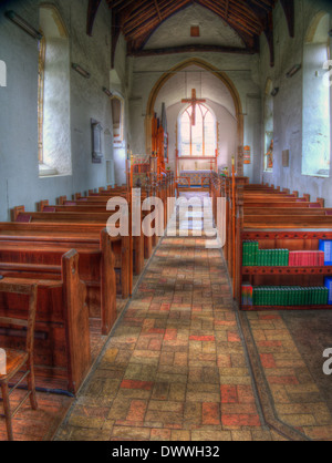 Die elfte Jahrhundert Feuerstein Pfarrkirche St. Andreas in Wissett, Suffolk, England. Stockfoto