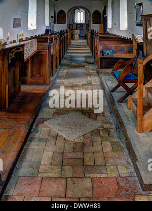 Die elfte Jahrhundert Feuerstein Pfarrkirche St. Andreas in Wissett, Suffolk, England. Stockfoto