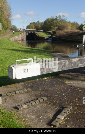 Schwebebalken auf Schloss 71 von der Leeds-Liverpool-Kanal bei Aspull, in der Nähe von Wigan, Lancashire. Stockfoto