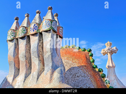 Detail von der Dachterrasse der Casa Batllo in Barcelona, eines der Meisterwerke des großen Architekten Antoni Gaudi Stockfoto