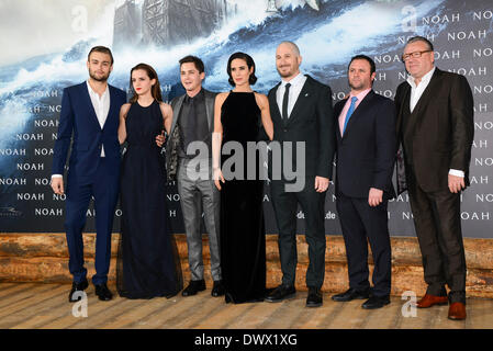 Berlin, Deutschland. 13. März 2014. Darren Aronofsky, Jennifer Connelly, Emma Watson, Douglas Booth, Logan Lerman Deutschland-Premiere des Films Noah im Zoopalast Kino am Donnerstag, 13. März 2014 in Berlin Kredit: Dpa picture-Alliance/Alamy Live News Stockfoto