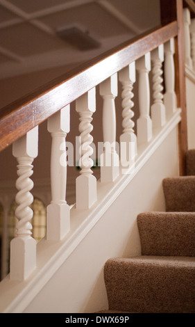 Treppe, Geländer und Balustraden in Kunst und Handwerk Stil aus England Stockfoto