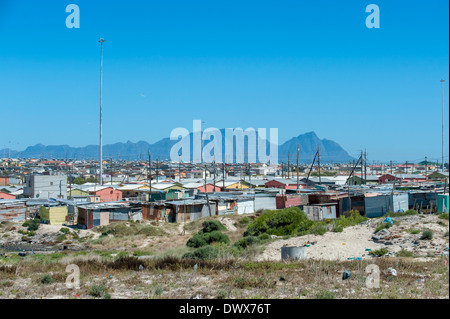 Panoramablick über Wellpappe-Eisen-Hütten in Khayelitsha, Kapstadt, Western Cape, Südafrika Stockfoto