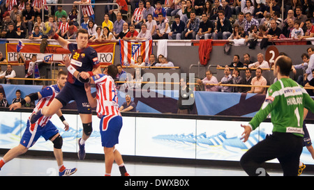 1/4 final EHF cup Atletico Madrid Handball - FC Barcelona, Palacio Vista Alegre, Madrid Stockfoto