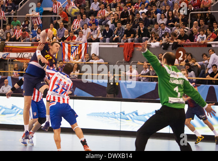 1/4 final EHF cup Atletico Madrid Handball - FC Barcelona, Palacio Vista Alegre, Madrid Stockfoto