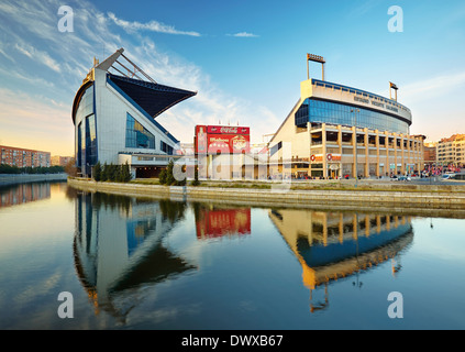 Vicente Calderon Stadion, Heimstadion des spanischen Fußballs Club Atlético de Madrid aus Madrid Rio Park gesehen. Madrid. Spanien. Stockfoto