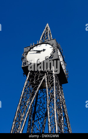 Millennium-Uhr, Fiveways, Grosvenor Road, Tunbridge Wells, Kent, England Stockfoto