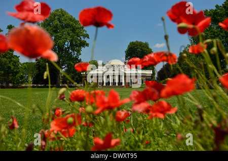 Blick auf die Westfassade von Monticello von der Blume zu Fuß; die Plantage von Thomas Jefferson, Charlottesville, Virginia. USA Stockfoto