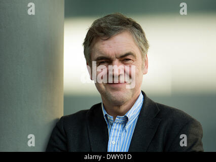 Leipzig, Deutschland. 14. März 2014. Deutscher Autor und Experte der Eurovision Song Contest (ESC), Jan Feddersen, stellt auf der Leipziger Buchmesse in Leipzig, Deutschland, 14. März 2014. Foto: ARNO BURGI/Dpa/Alamy Live-Nachrichten Stockfoto