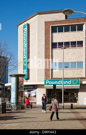 Poundland Pound Shop Store Stores Hull East Yorkshire England Großbritannien Großbritannien Großbritannien Großbritannien Großbritannien Großbritannien Großbritannien Großbritannien Großbritannien Großbritannien Großbritannien Stockfoto