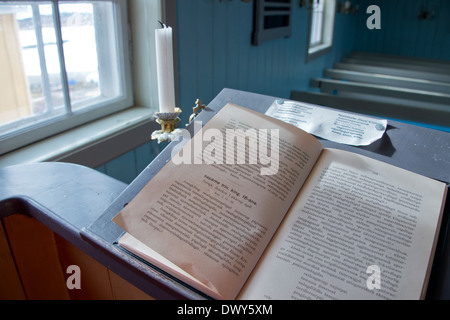 Grönland, Nuussuaq Halbinsel, Diskobucht, Qaasuitsup Gemeinde, Saqqaq (alias Sarqaq oder Solsiden). Innere der Kirche. Stockfoto