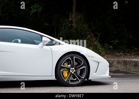 Lamborghini LP560-4 Super Car in weißer Farbe Stockfoto