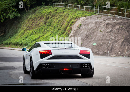 Lamborghini LP560-4 Super Car in weißer Farbe Stockfoto