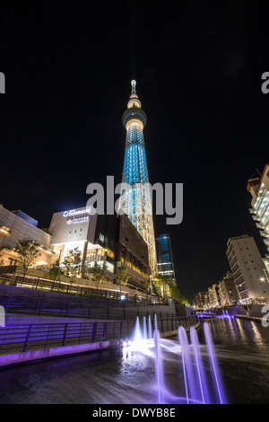 Kitajikken Fluss und Tokyo Sky Tree, Tokyo, Japan Stockfoto