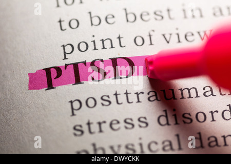 Gefälschte Wörterbuch, Definition des Wortes PTSD. Stockfoto