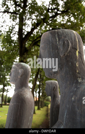 Mark Lange, Belgien, Figurengruppe von trauernden Soldaten auf dem deutschen Soldatenfriedhof Lange Mark Stockfoto