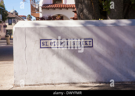 Abgebildet ist St. George Street im historischen Bezirk St. Augustine, Florida Stockfoto