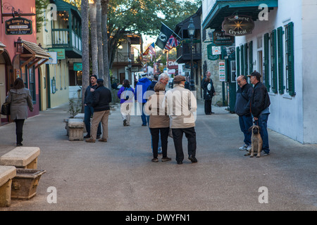 Abgebildet ist St. George Street im historischen Bezirk St. Augustine, Florida Stockfoto