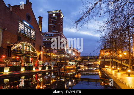 Brindley Place und dem Kanal von Birmingham, Birmingham Stockfoto