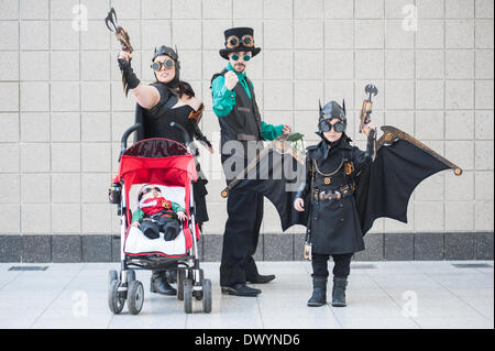 London, UK - 15. März 2014: posiert für ein Foto während der London Super Comic Con in Excel. Bildnachweis: Piero Cruciatti/Alamy Live-Nachrichten Stockfoto