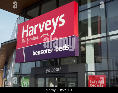 Schild "Harveys Möbelhaus" Shop "Bensons für Betten" Cambridge Cambridgeshire England Stockfoto