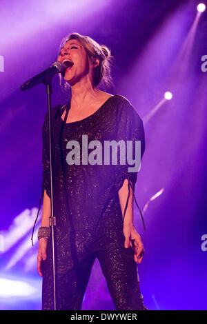 Rosemont, Illinois, USA. 13. März 2014. Sängerin AJA VOLKMAN von Nico Vega führen Sie live in der Allstate Arena in Rosemont, Illinois Credit: Daniel DeSlover/ZUMAPRESS.com/Alamy Live News Stockfoto