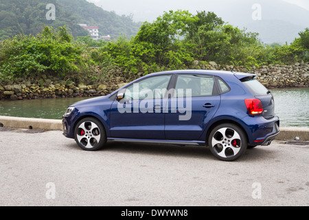 Volkswagen Polo GTI 2013 Modell mit blauer Farbe. Stockfoto