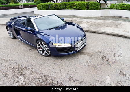 Audi R8 Spyder 2013 Modell mit blauer Farbe. Stockfoto