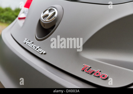 Hyundai Veloster Turbo Version 2013 mit Gary Farbe. Stockfoto