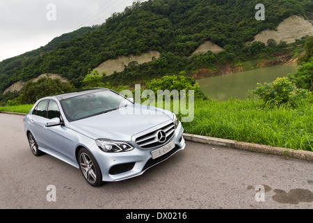 Mercedes-Benz E-Klasse 250 Limousine Lite Unschärfe Farbe Körper Stockfoto