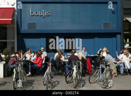 Boujis Nightclub in South Kensington, London ist beliebt bei Prominenten und Young royals Stockfoto