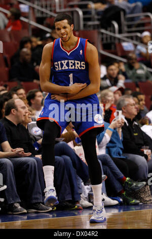 Philadelphia, Pennsylvania, USA. 15. März 2014. Philadelphia 76ers Wache Michael Carter-Williams (1) reagiert auf seinen Schuss während der NBA-Spiel zwischen den Memphis Grizzlies und die Philadelphia 76ers im Wells Fargo Center in Philadelphia, Pennsylvania. Christopher Szagola/Cal Sport Media/Alamy Live-Nachrichten Stockfoto