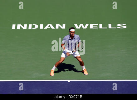 Los Angeles, Kalifornien. 15. März 2014.  Roger Federer der Schweiz in Aktion gegen Alexandr Dolgopolov der Ukraine während der BNP Paribas Open in Indian Wells Tennis Garden in Indian Wells CA. Stockfoto