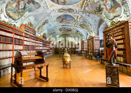 das Innere der Bibliothek in das Kloster Strahov Stockfoto