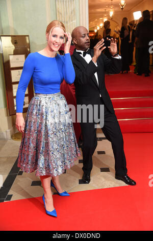 Baden-Baden, Deutschland. 15. März 2014. Judith Rakers und Yared Dibaba kommen für die Präsentation des Gala Spa Award im Brenners Park-Hotel & Spa in Baden-Baden, Deutschland, 15. März 2014. Der Preis wird zum 18. Mal verliehen. Foto: Uli Deck/Dpa/Alamy Live News Stockfoto