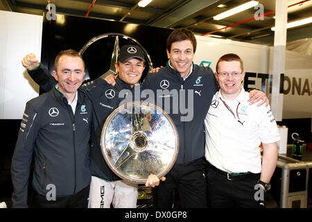 Motorsport: FIA Formel 1 Weltmeisterschaft 2014, Grand Prix von Australien, Paddy Lowe (GBR, Mercedes AMG Petronas F1 Team), #6 Nico Rosberg (GER, Mercedes AMG Petronas F1 Team), Toto Wolff (AUT, Mercedes AMG Petronas F1 Team), Andy Cowell (Mercedes AMG Petronas F1 Team) Stockfoto