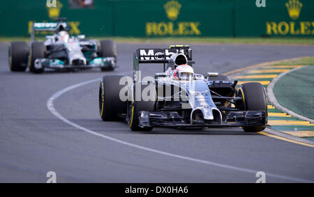 Melbourne, Australien. 16. März 2014. McLaren Formel-1-Fahrer Kevin Magnussen von Dänemark fährt während der Formula One Australian Grand Prix im Albert Park Circuit in Melbourne, Australien, 16. März 2014. Bildnachweis: Bai Xue/Xinhua/Alamy Live-Nachrichten Stockfoto