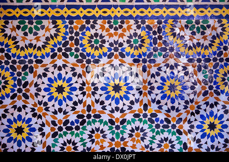 Berber-Zellige Dekorfliesen in Riad Kasbah Telouet, Atlasgebirge, Marokko. Stockfoto