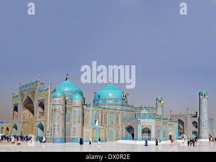 Der Schrein von Hazrat Ali, bekannt als die blaue Moschee 3. April 2012 in Mazar-e-Sharif, der Provinz Balkh, Afghanistan. Es ist eines der renommierten Grabstätten von Ali ibn Abi Talib, Cousin und Sohn im Gesetz des Propheten Muhammad. Stockfoto