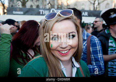 London, UK. 16. März 2014. St Patricks Day Feierlichkeiten in London. Bildnachweis: Sebastian Remme/Alamy Live-Nachrichten Stockfoto