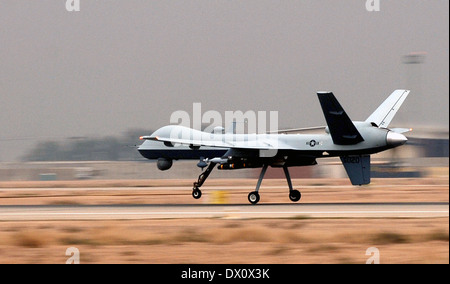 Ein Air Force MQ-9 Reaper unbemannten landet bei Joint Base Balad 20. November 2008 in Balad, der Irak. Stockfoto